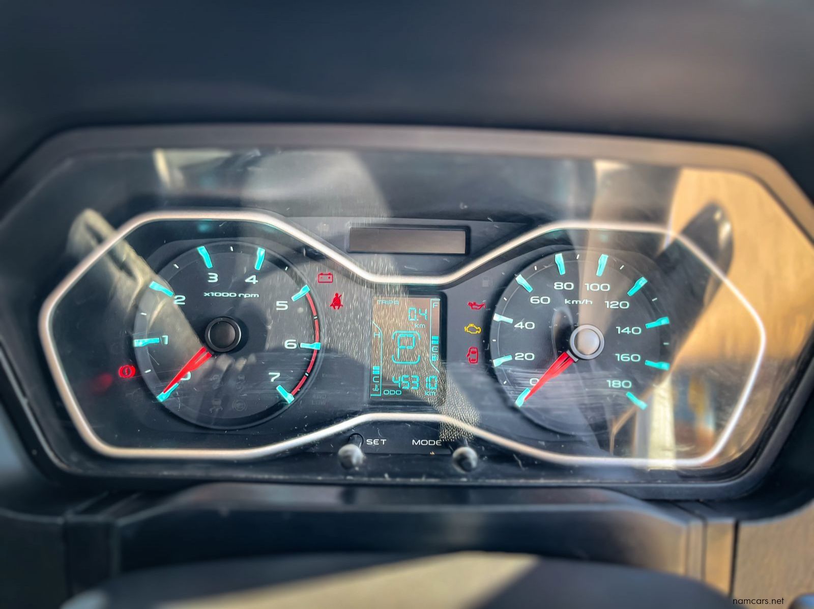 2022 Mahindra MAHINDRA PIK-UP 2.2 MHAWK S6 KAROO A/T D/C P/U pictures