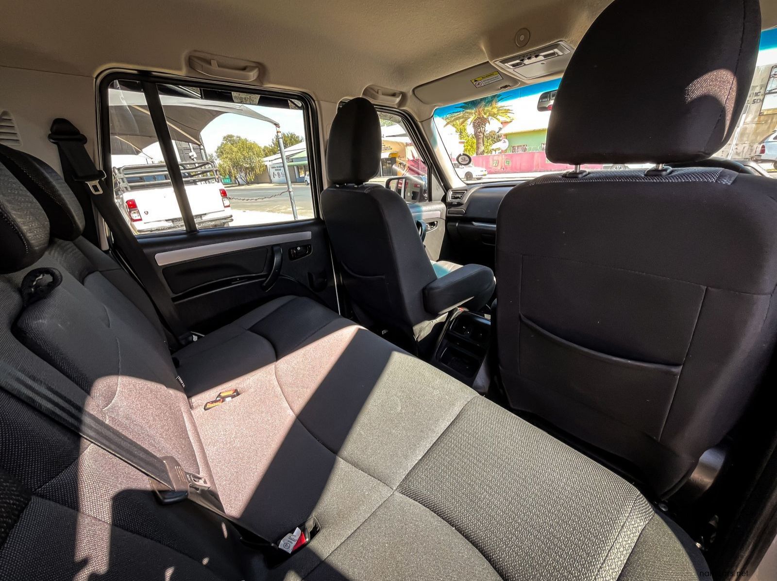 2022 Mahindra MAHINDRA PIK-UP 2.2 MHAWK S6 KAROO A/T D/C P/U pictures