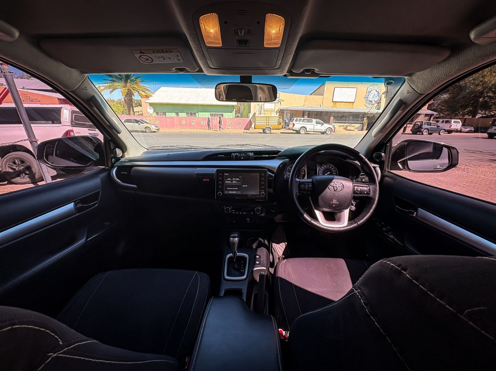 2020 Toyota Hilux 2.8 GD-6  4X4 A/T D/C pictures