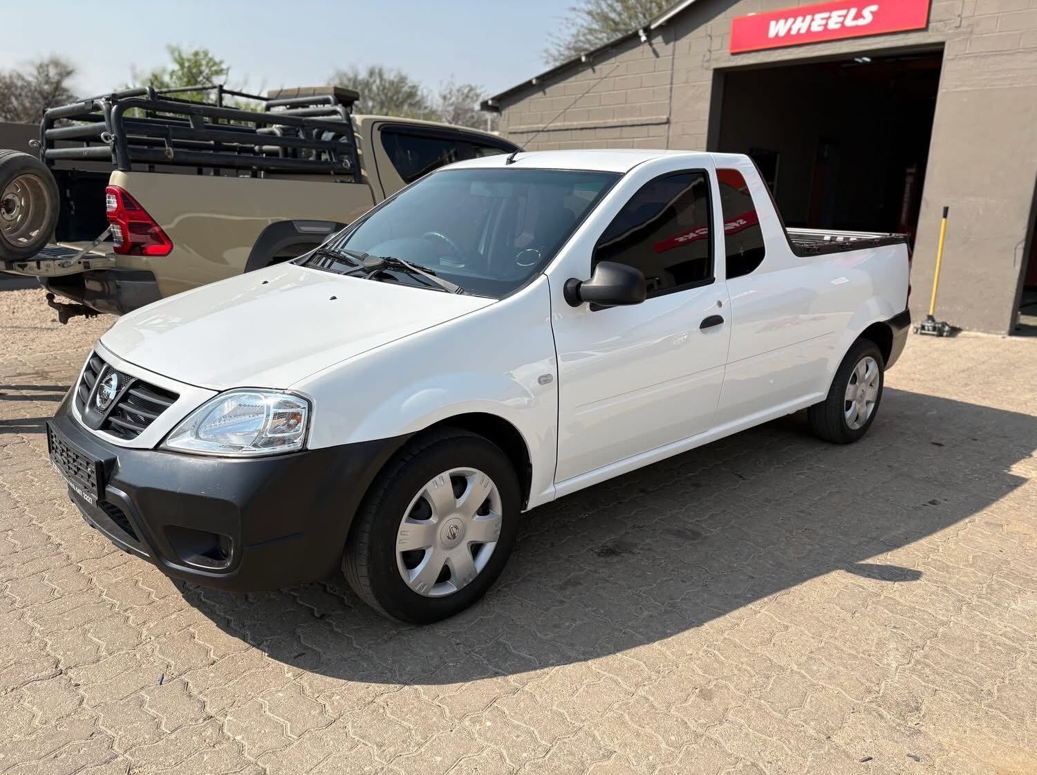 2021 Nissan NISSAN NP200 1.5 A/C M/T pictures