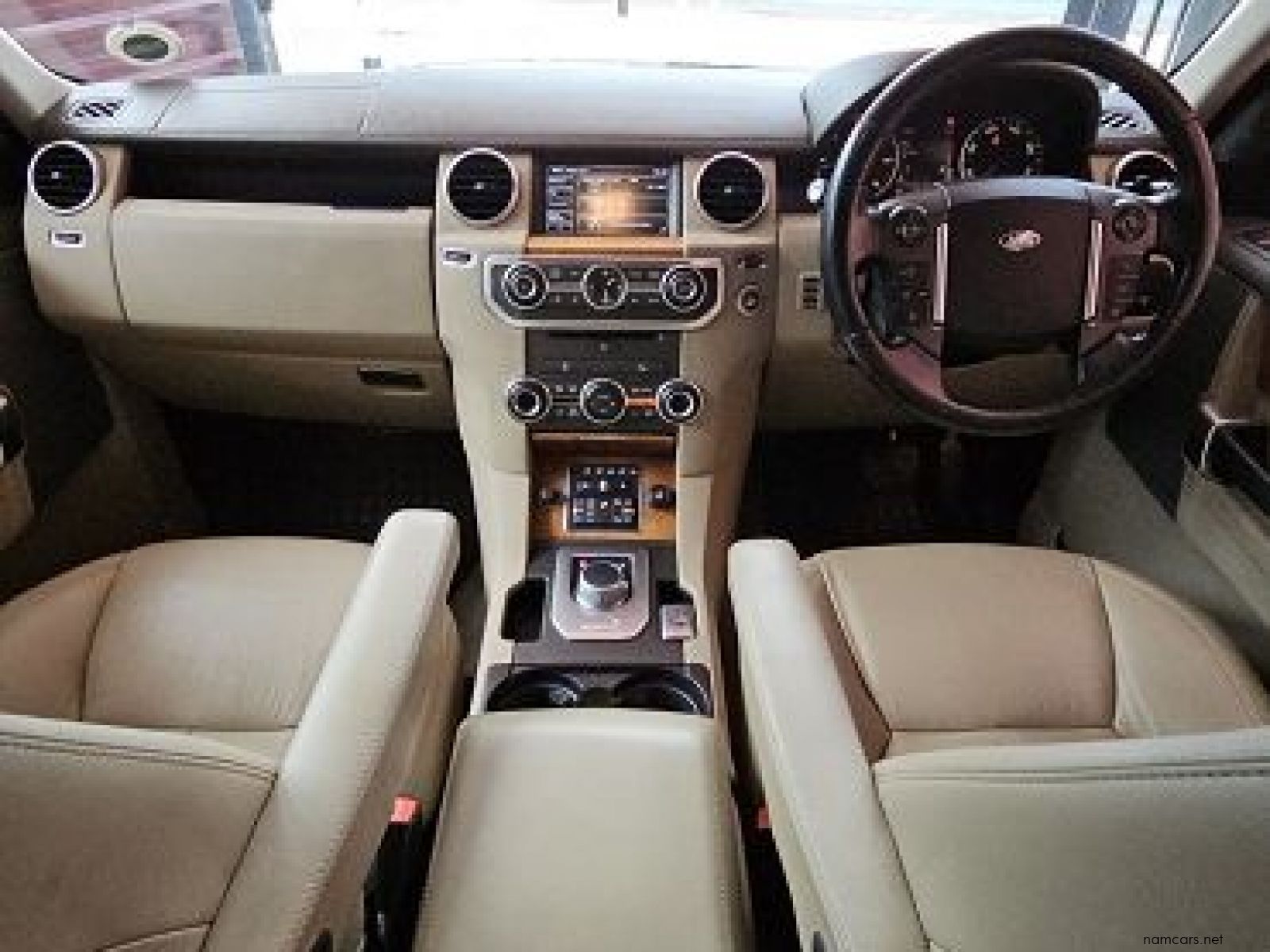 2015 Land Rover Discovery 4 HSE photo