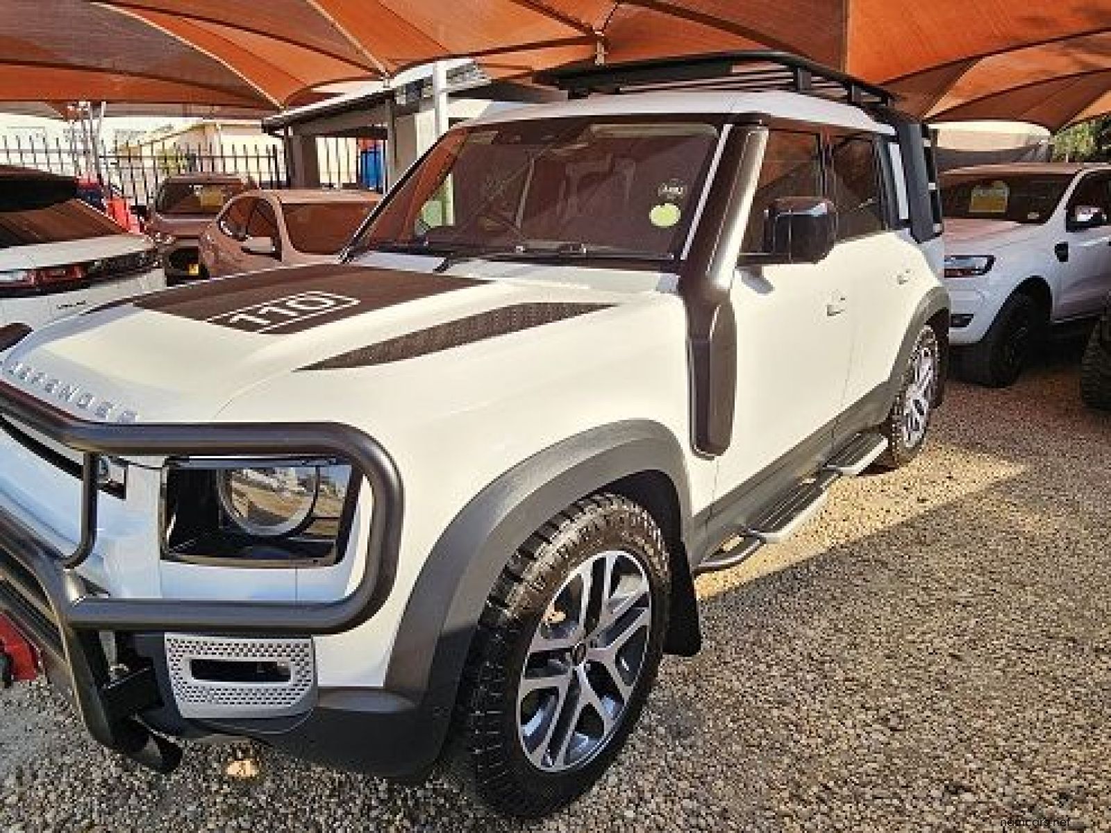 2021 Land Rover Defender 110 P400 HSE (294kw) photo