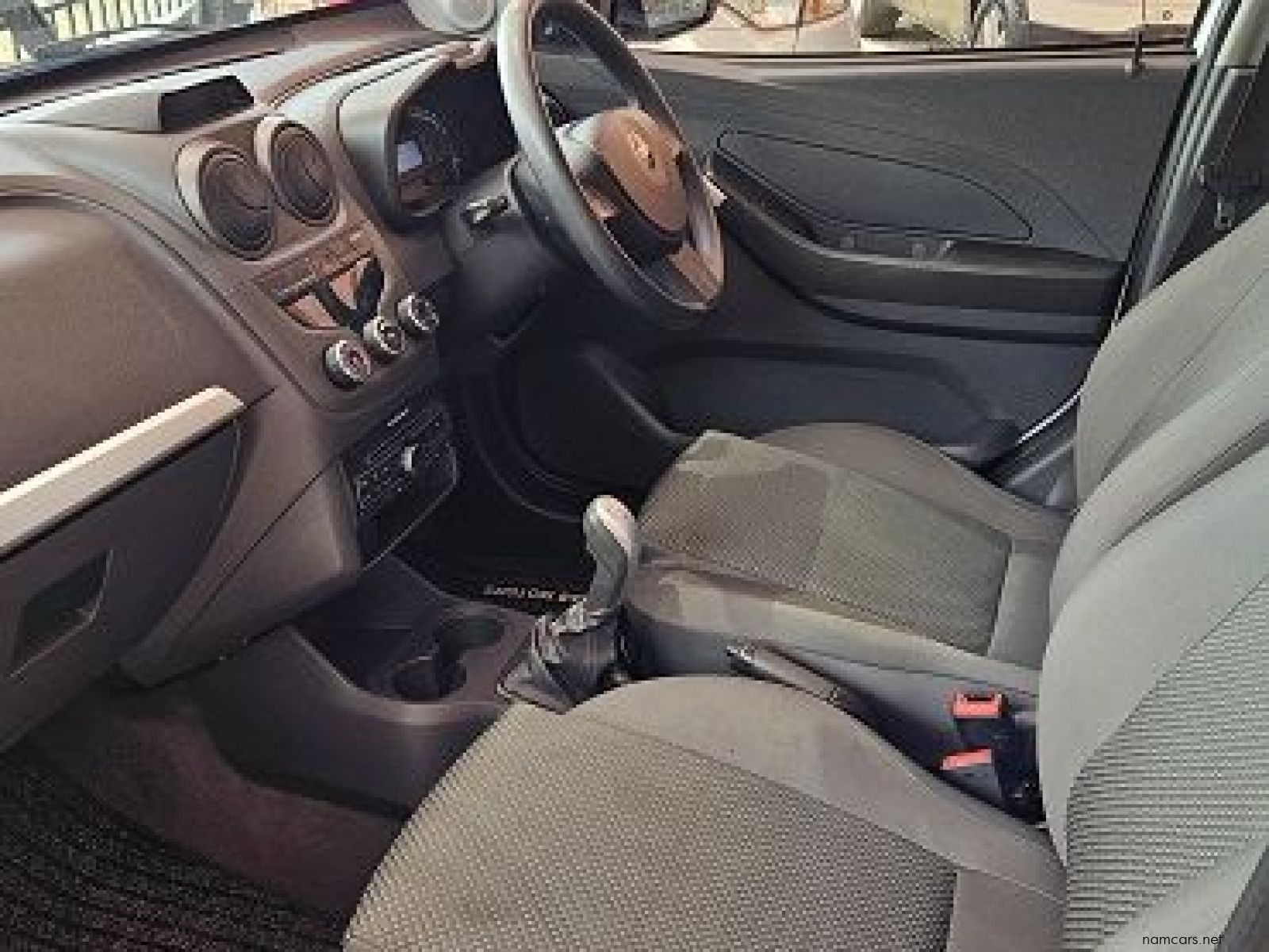 2016 Chevrolet Utility photo