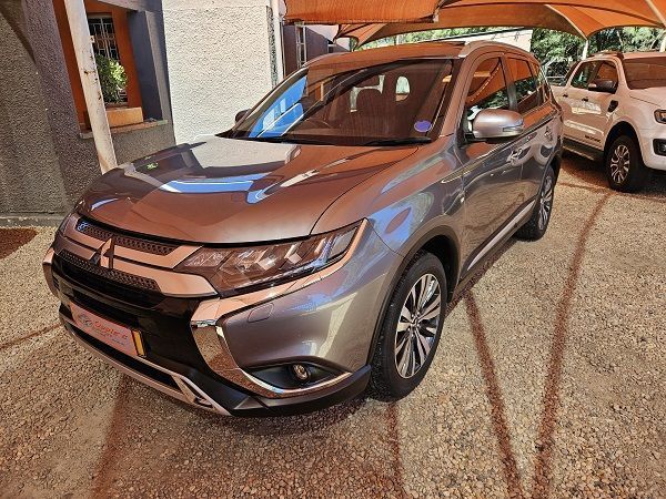 Mitsubishi Outlander GLS AWD 7 Seater in Namibia