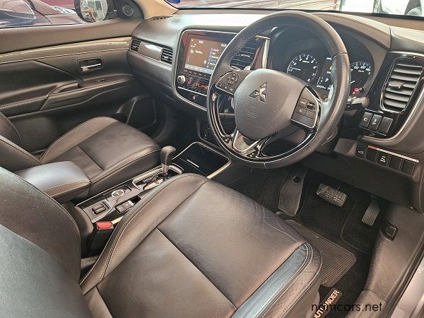 2021 Mitsubishi Outlander GLS AWD 7 Seater photo