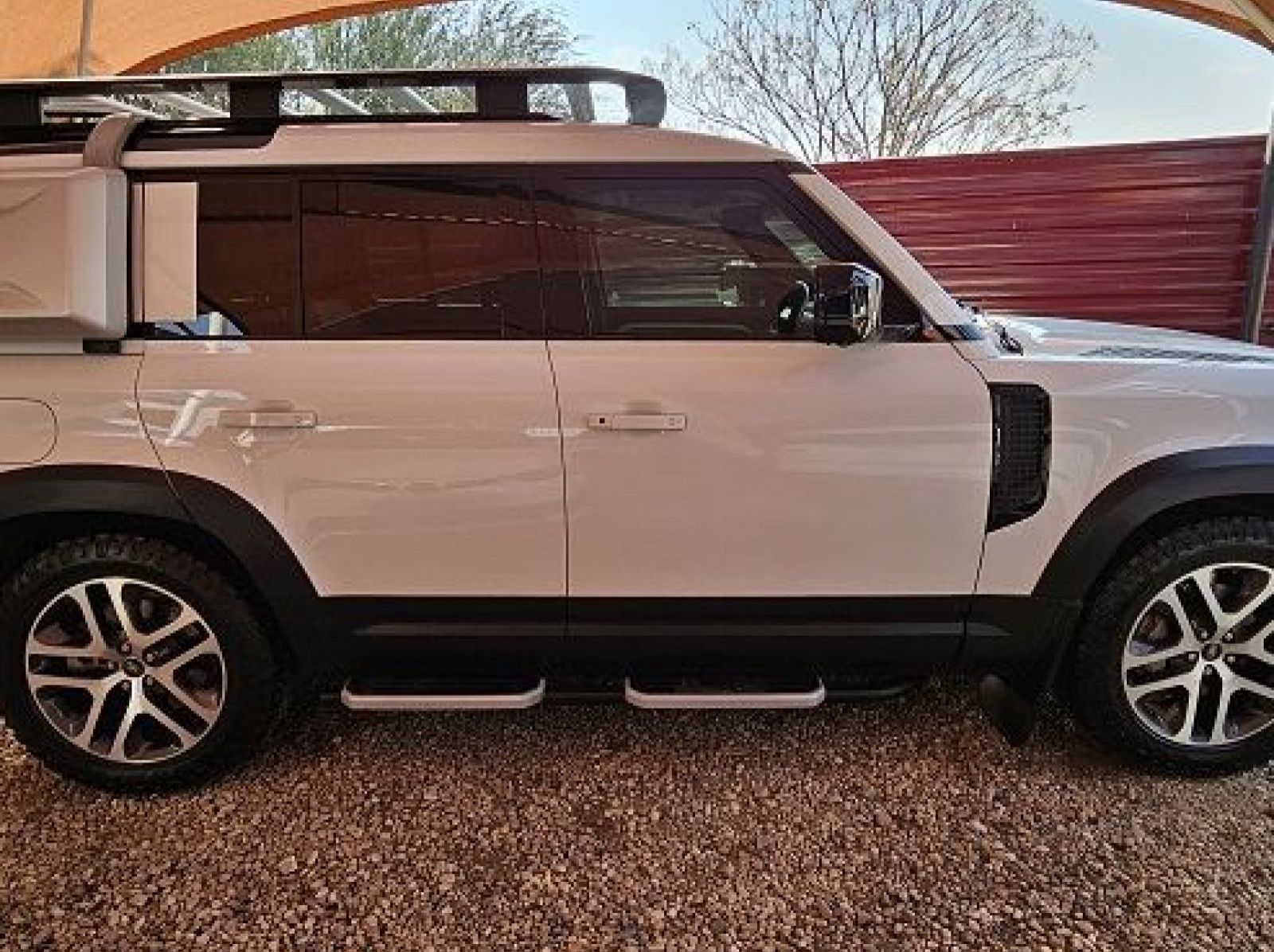 2021 Land Rover Defender 110 P400 HSE (294kw) pictures