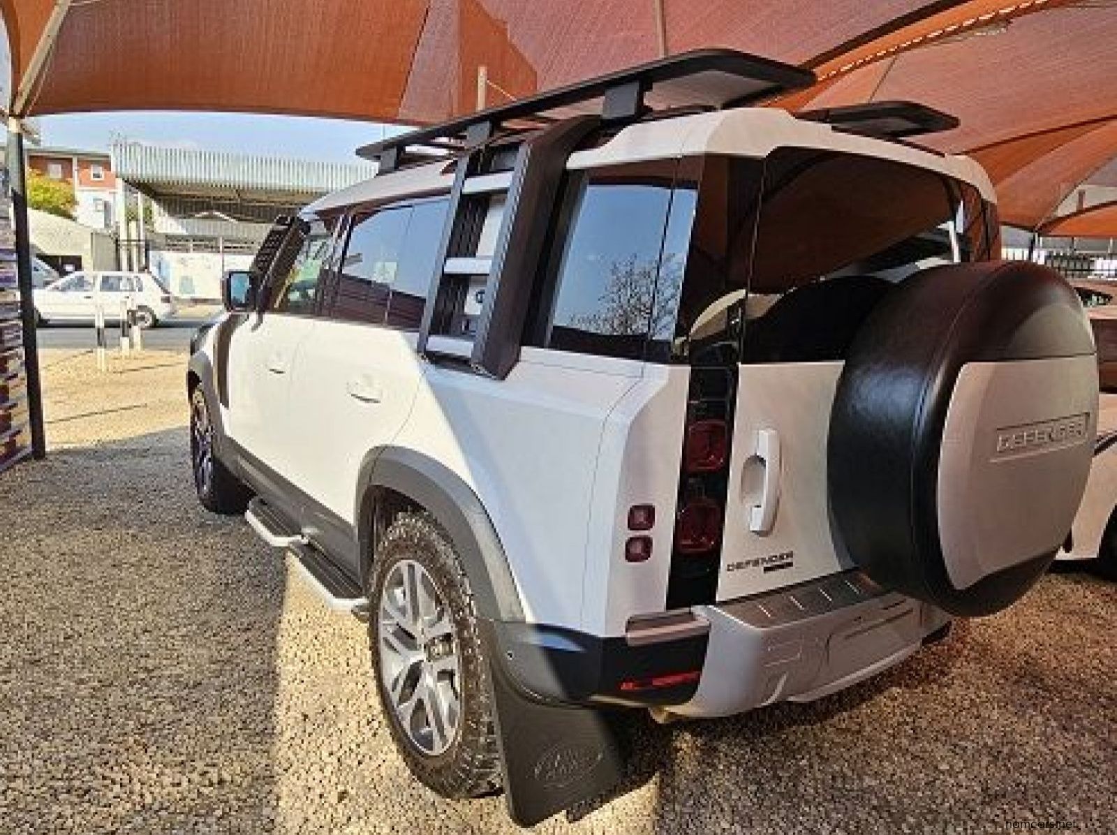 2021 Land Rover Defender 110 P400 HSE (294kw) pictures