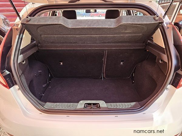 2017 Ford Fiesta Ambiente pictures