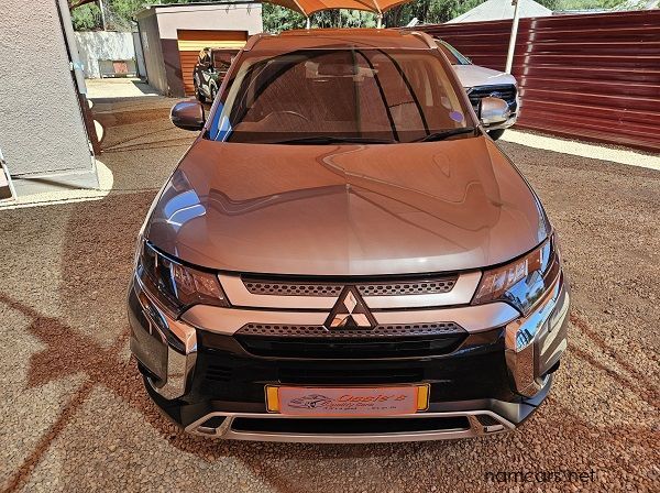 2021 Mitsubishi Outlander GLS AWD 7 Seater pictures