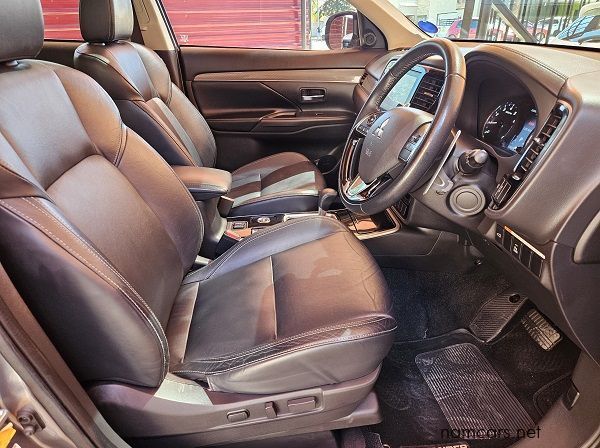 2021 Mitsubishi Outlander GLS AWD 7 Seater pictures