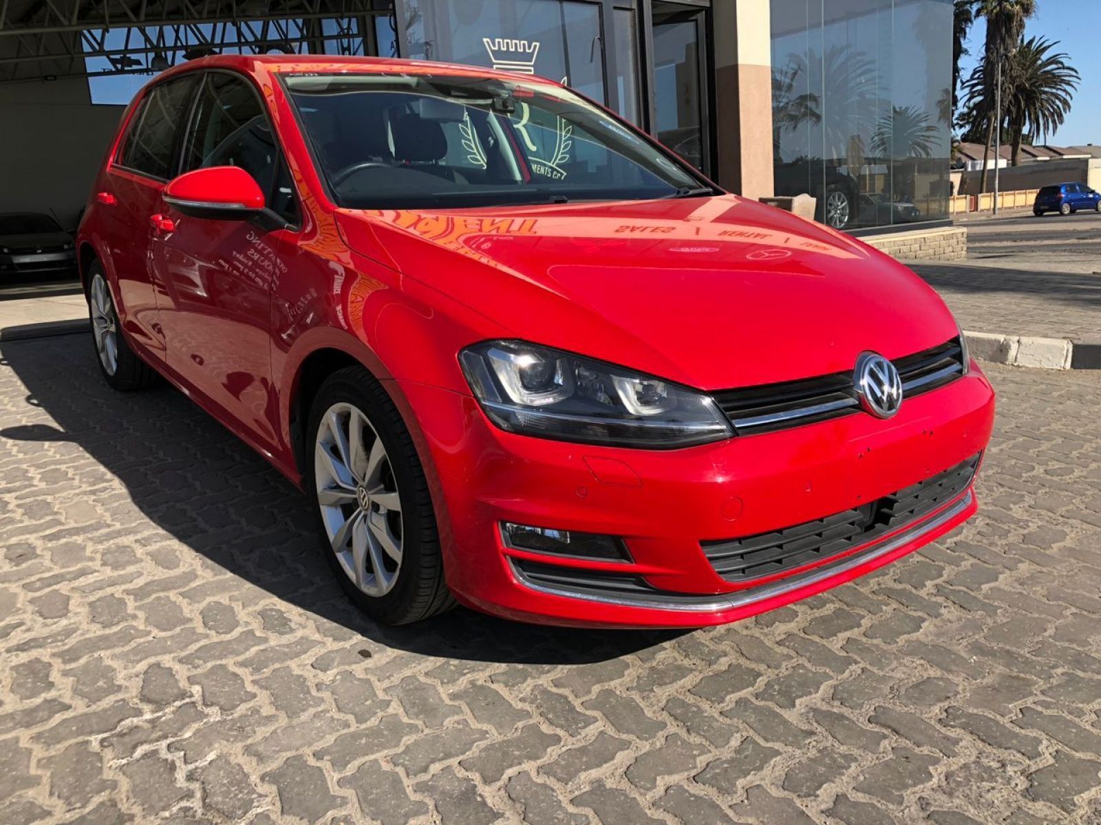 Volkswagen GOLF TSI Highline BLUE MOTION in Namibia