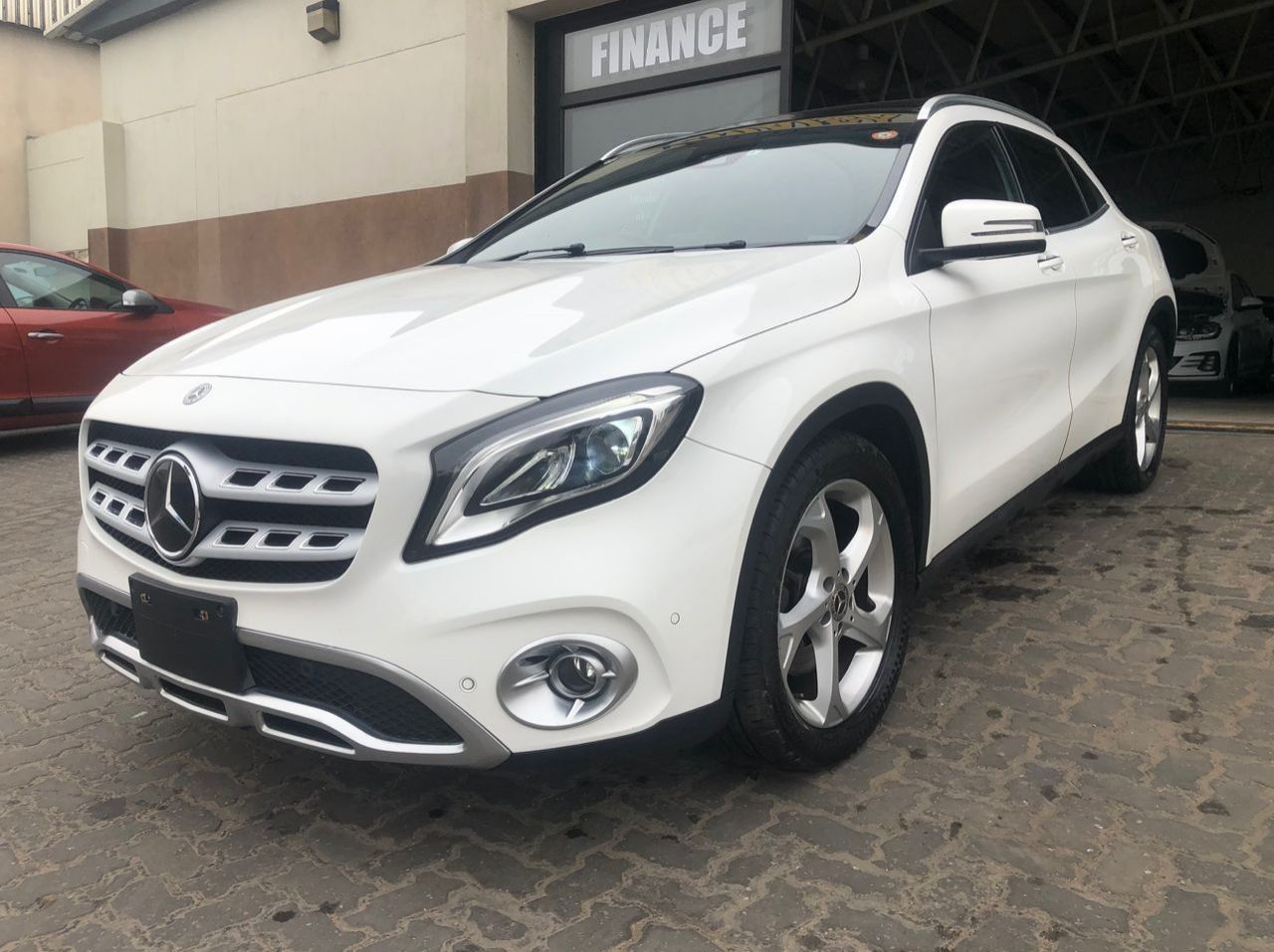 2019 Mercedes-Benz GLA 4MATIC PREMIUM PACKAGE pictures