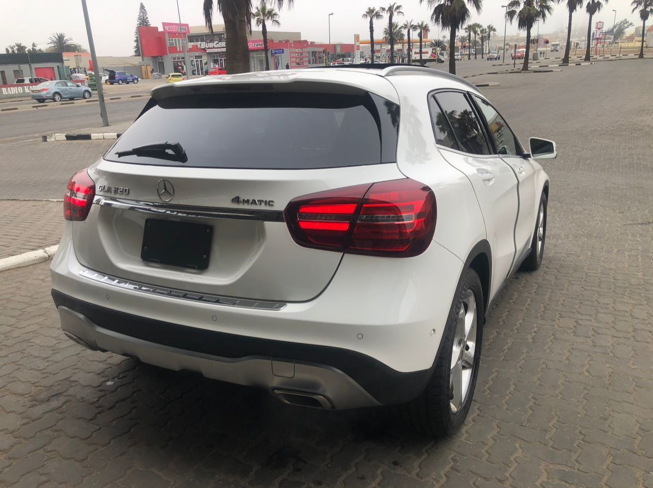 2019 Mercedes-Benz GLA 4MATIC PREMIUM PACKAGE pictures