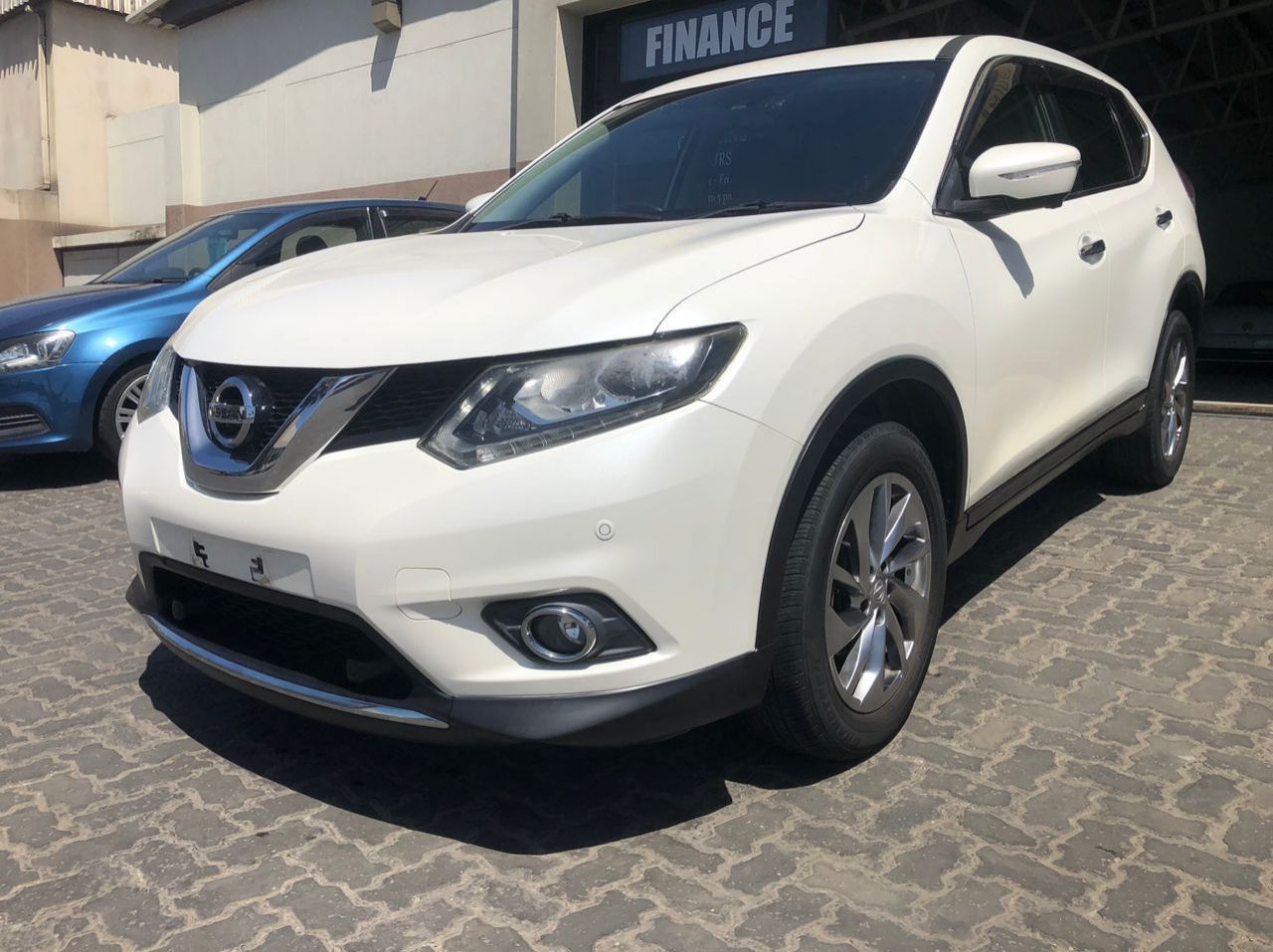 2016 Nissan X Trail 2.0 4WD pictures
