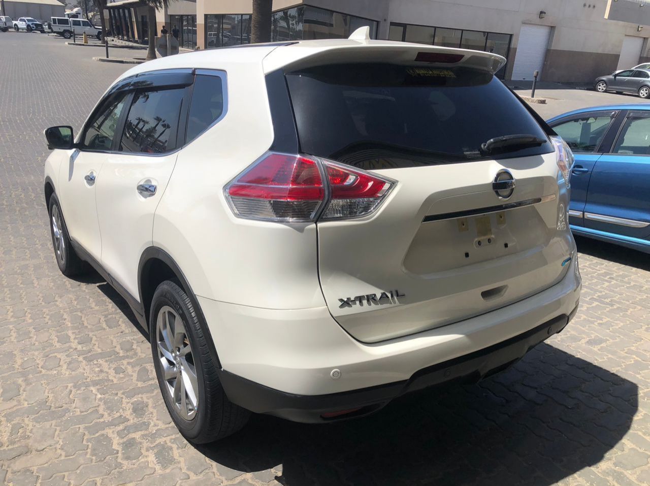 2016 Nissan X Trail 2.0 4WD pictures