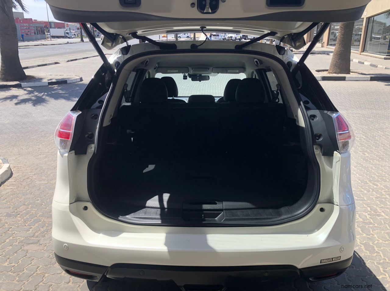 2016 Nissan X Trail 2.0 4WD pictures