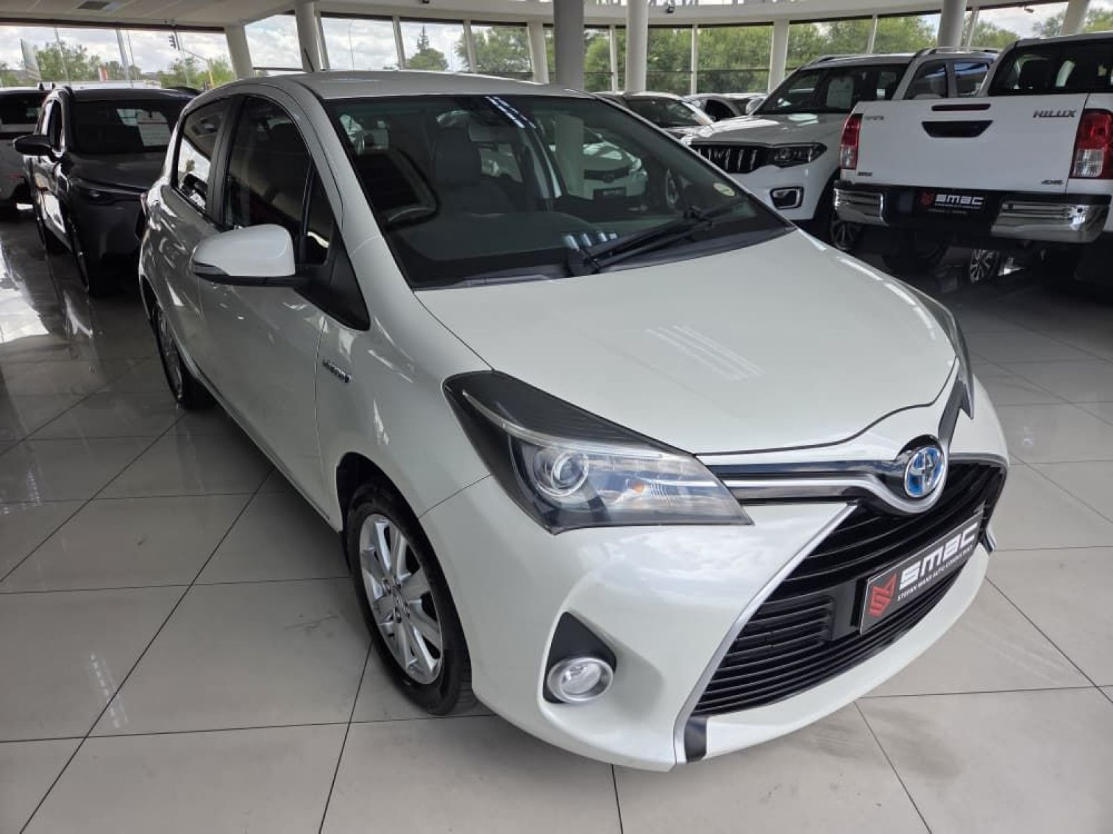2015 Toyota Yaris 1.5 HSD XS Hybrid photo