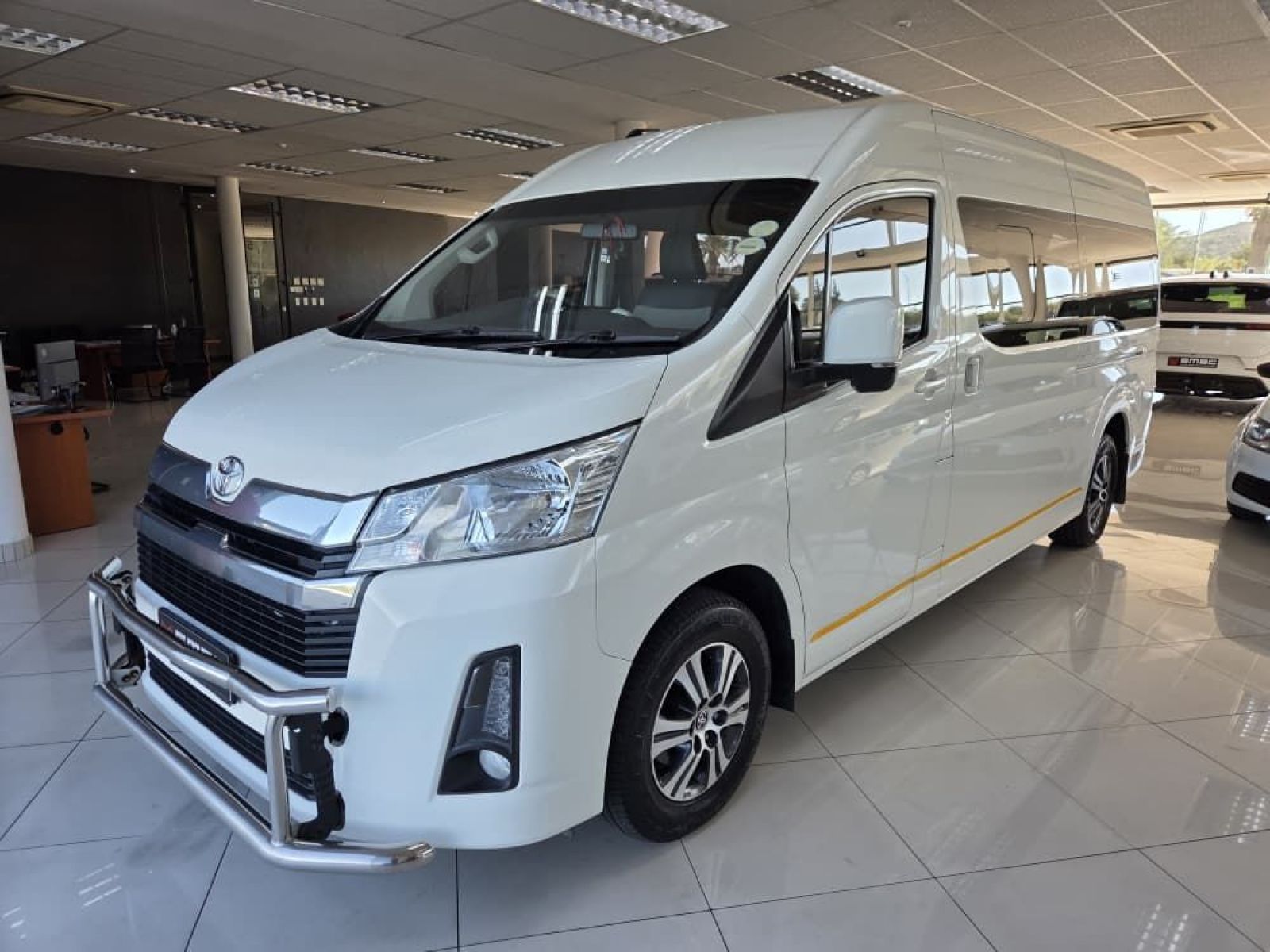 Toyota Quantum 2.8 GL SLWB AT 14 Seater in Namibia