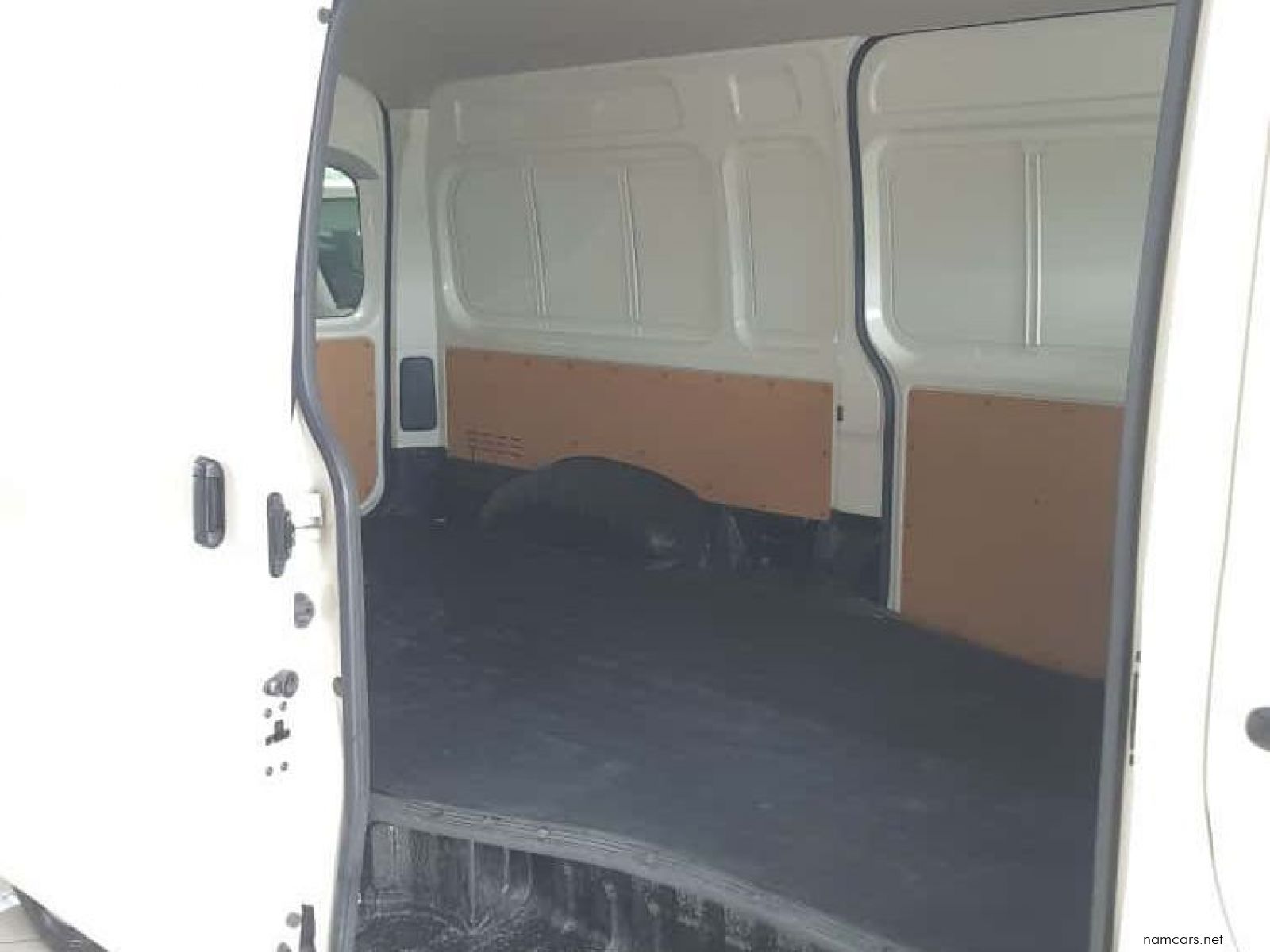 2024 Toyota Quantum 2.8 SLWB F/C P/V photo