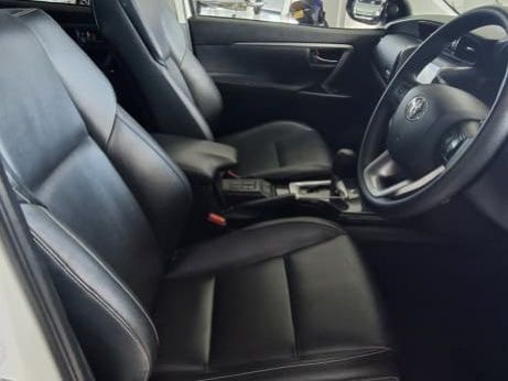 2025 Toyota Fortuner 2.4 GD-6 4x4 AT photo