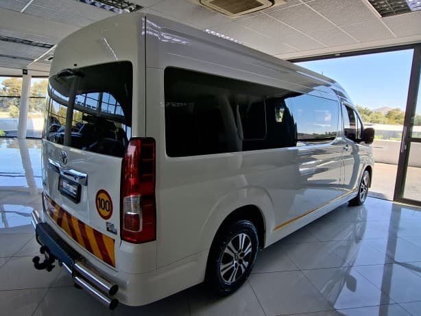 2023 Toyota Quantum 2.8 GL SLWB AT 14 Seater photo