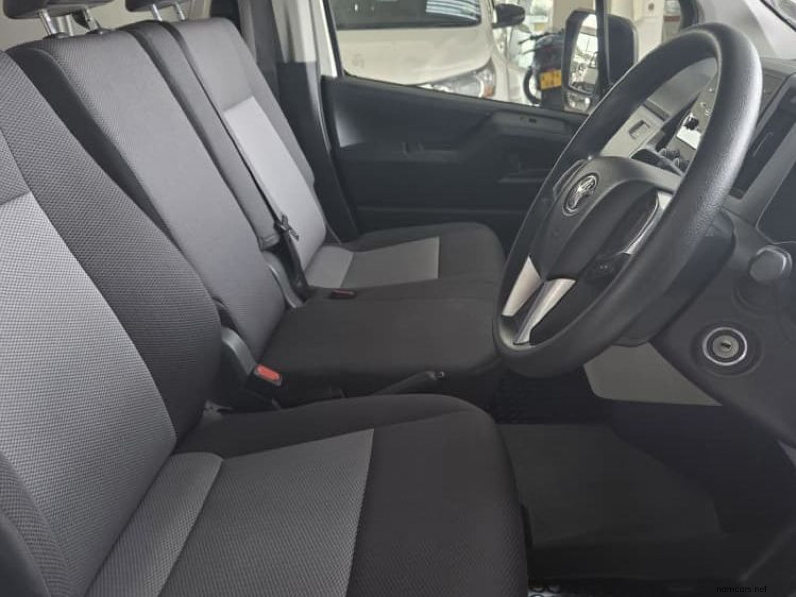 2023 Toyota Quantum 2.8 SLWB F/C P/V photo