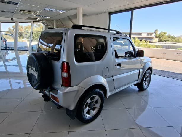 2011 Suzuki Jimny 1.4 4x4 MT photo