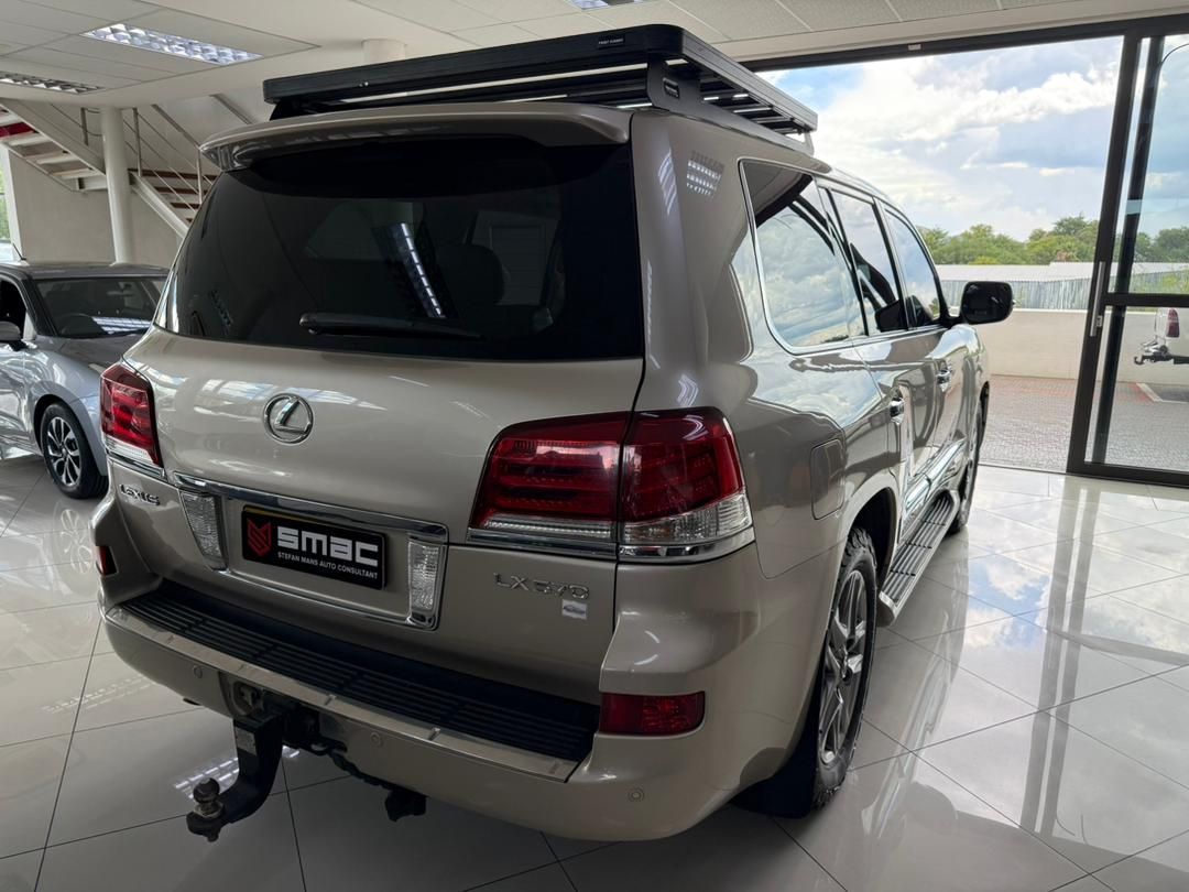 2014 Lexus LX 570 V8 4x4 AT photo