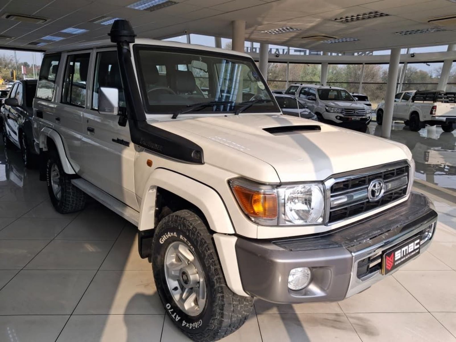 2019 Toyota Land Cruiser 76 4.5D V8 SW photo