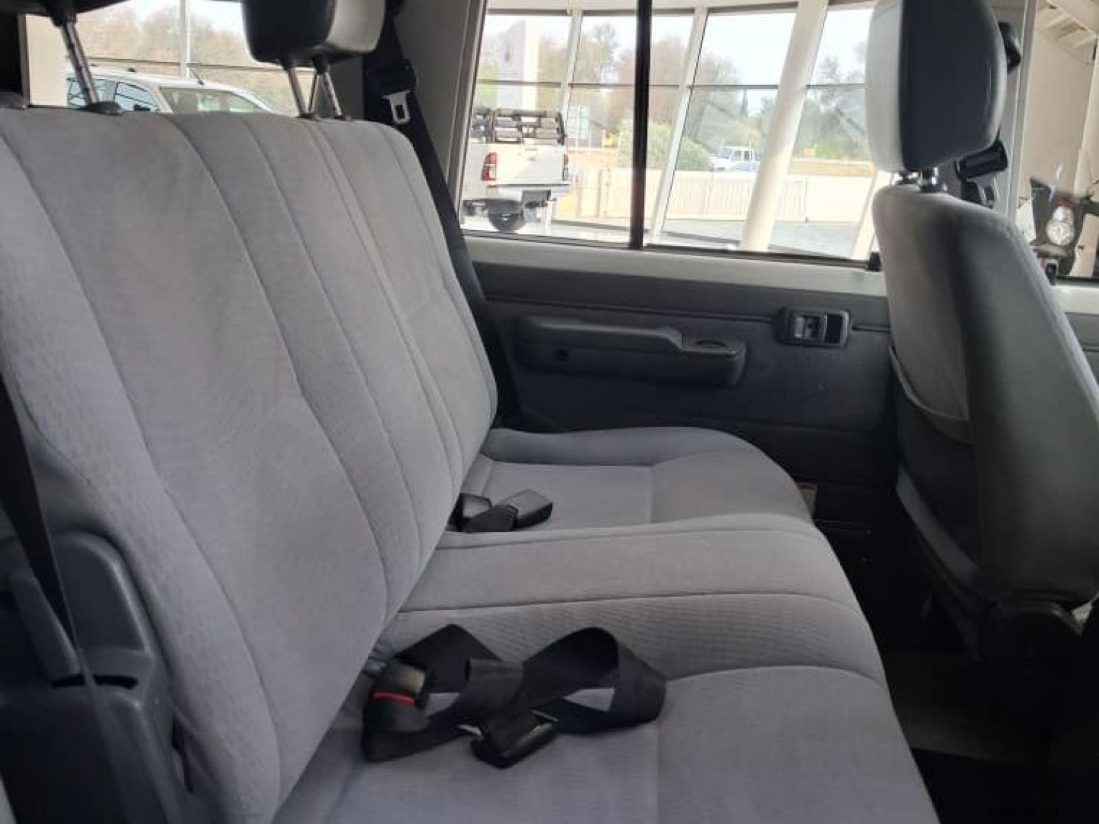 2019 Toyota Land Cruiser 76 4.5D V8 SW photo