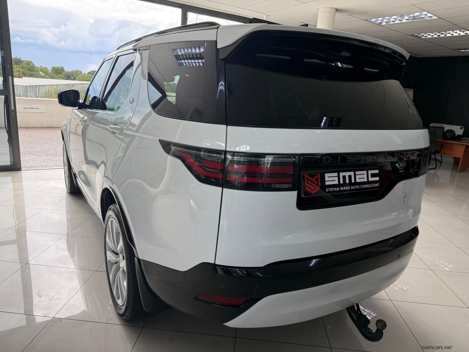 2021 Land Rover Discovery D300 3.0 TD SE R-Dynamic  AWD photo