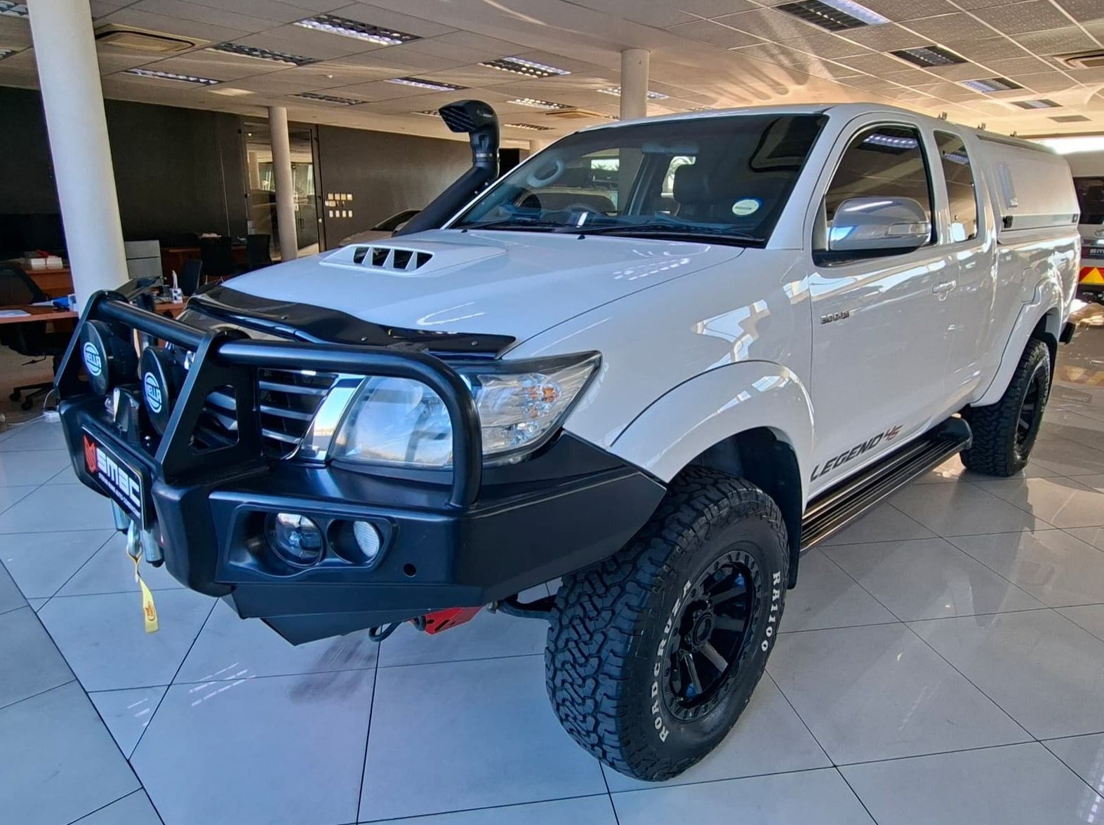 Used Toyota Hilux Legend 45 3.0 D-4D 4x4 E/Cab MT for sale in Windhoek, Namibia