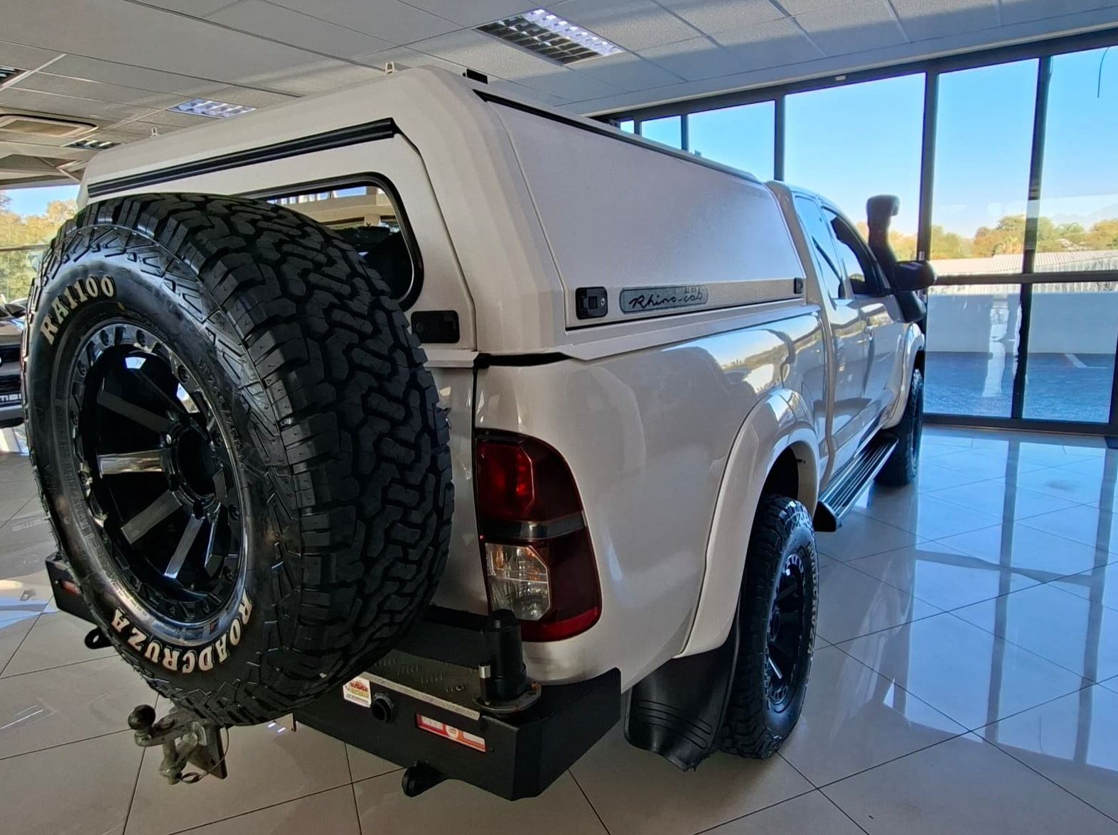 2015 Toyota Hilux Legend 45 3.0 D-4D 4x4 E/Cab MT pictures