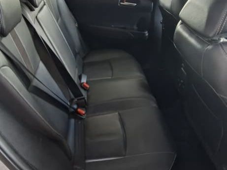 2025 Toyota Corolla Cross 1.8 XS AT pictures