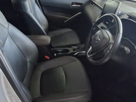 2025 Toyota Corolla Cross 1.8 XS AT pictures
