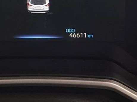 2025 Toyota Corolla Cross 1.8 XS AT pictures