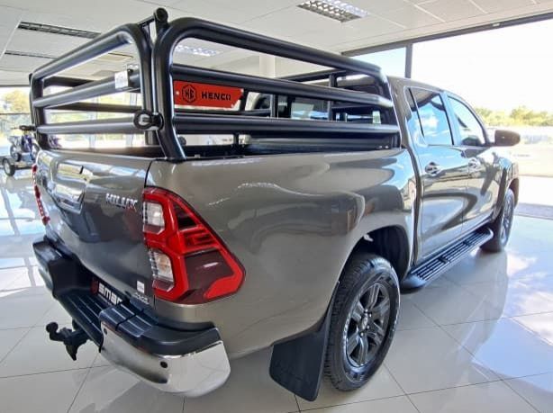 2021 Toyota Hilux 2.8 Gd 6 Raider 4x4 AT pictures