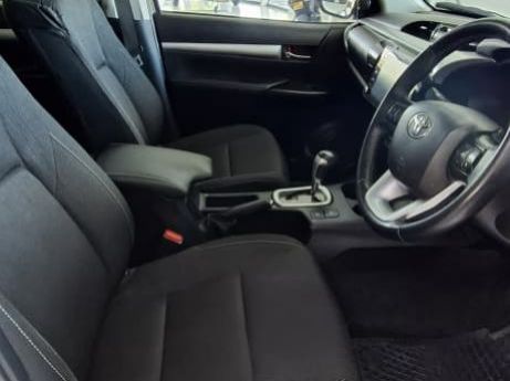 2021 Toyota Hilux 2.8 Gd 6 Raider 4x4 AT pictures