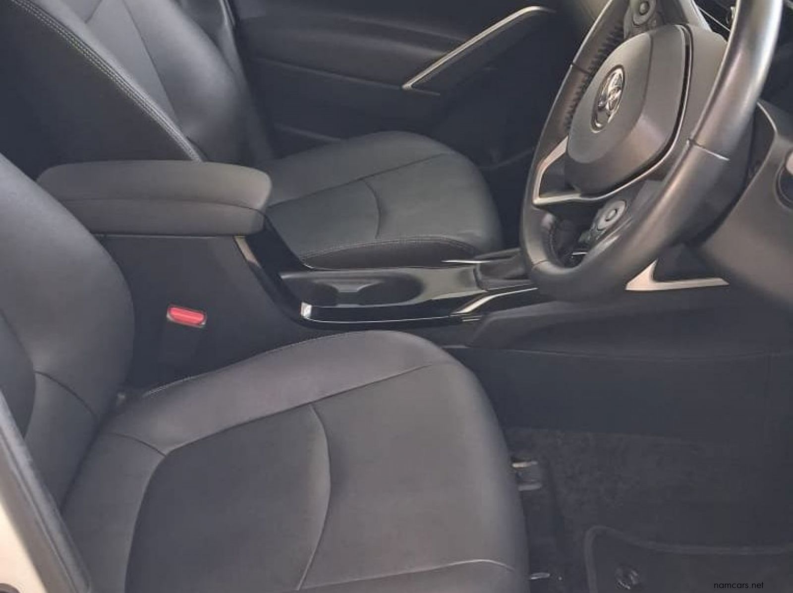 2024 Toyota Corolla Cross 1.8 XS pictures