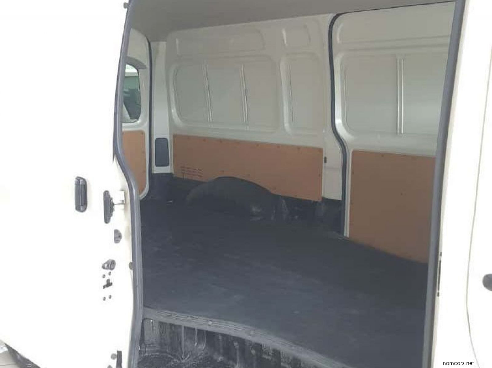 2024 Toyota Quantum 2.8 SLWB F/C P/V pictures