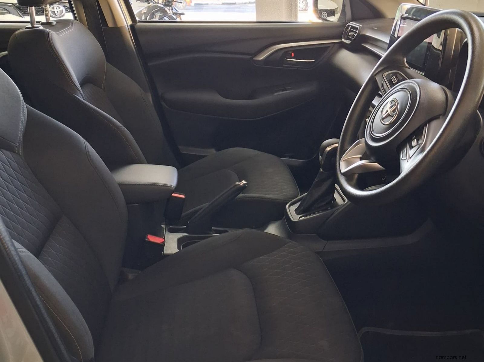 2024 Toyota Urban Cruiser 1.5 XR CVT pictures