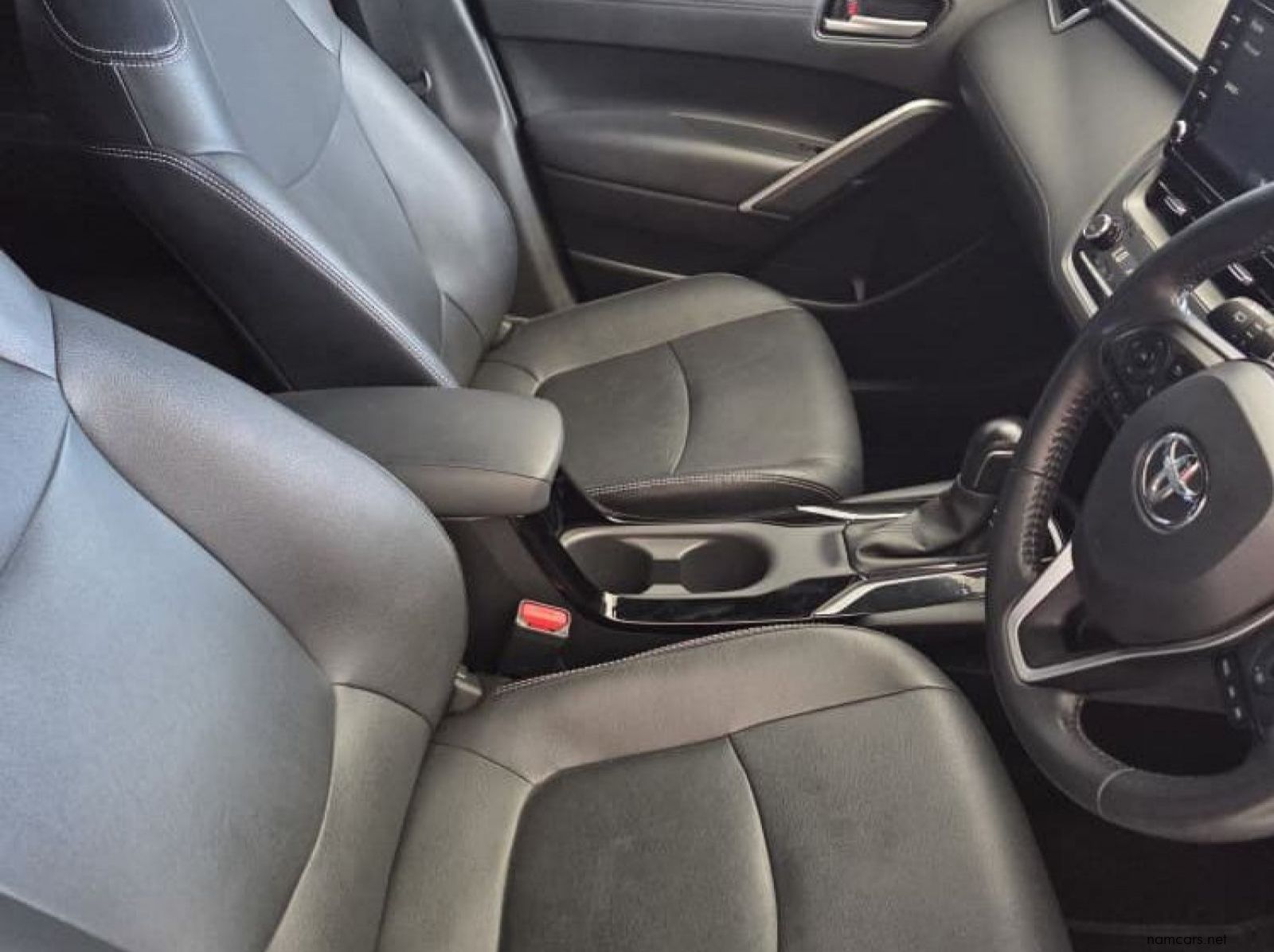 2024 Toyota Corolla Cross 1.8 XS pictures