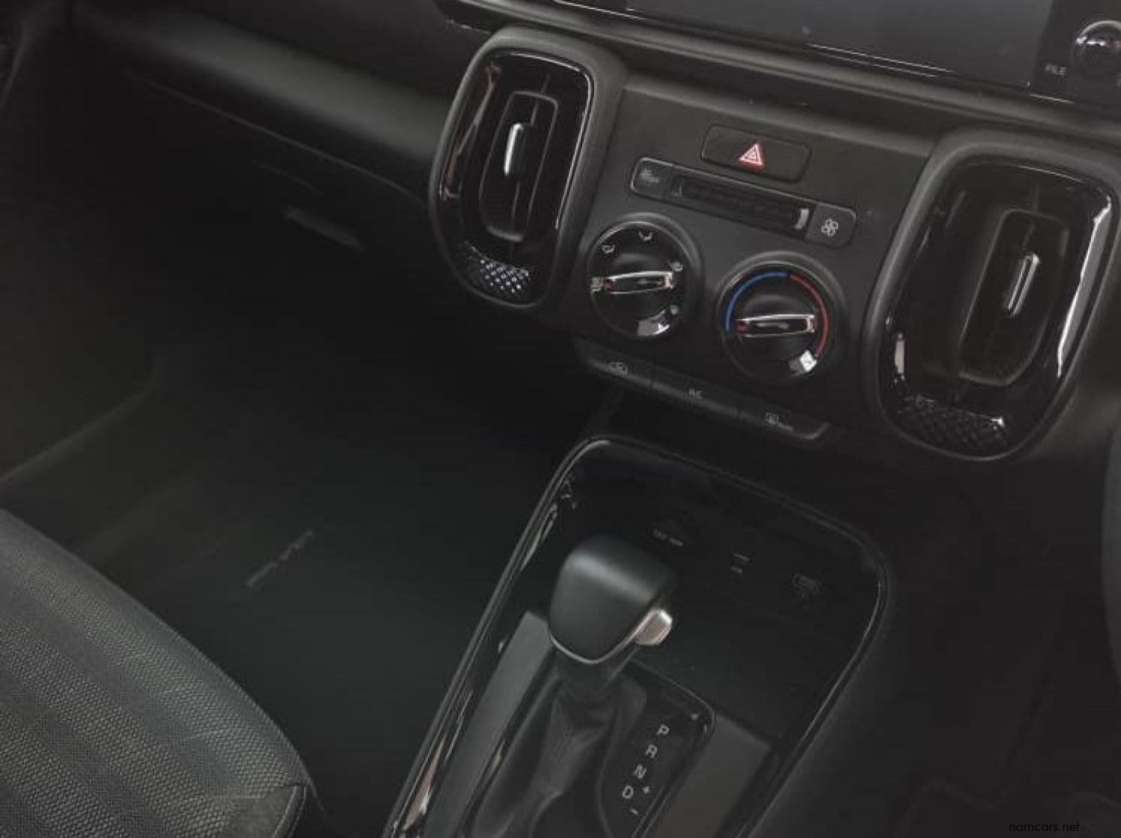 2022 Kia Sonet 1.0 EX AT pictures