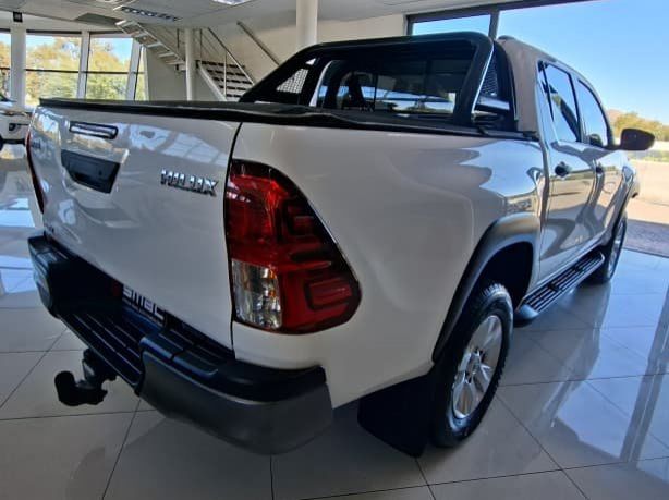 2020 Toyota Hilux 2.4 GD6 RB SRX AT D/Cab pictures