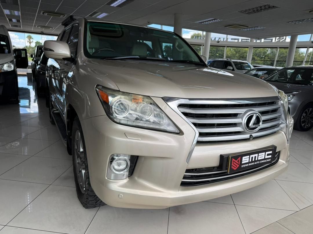 2014 Lexus LX 570 V8 4x4 AT pictures
