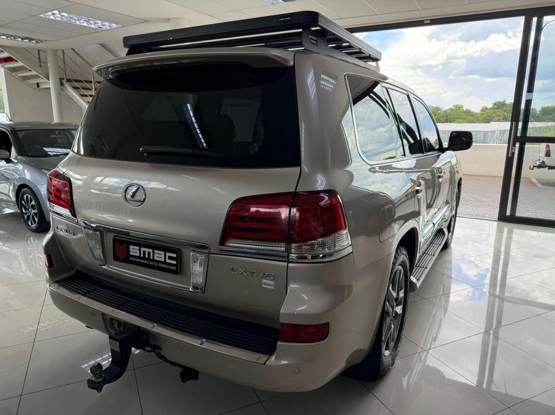 2014 Lexus LX 570 V8 4x4 AT pictures