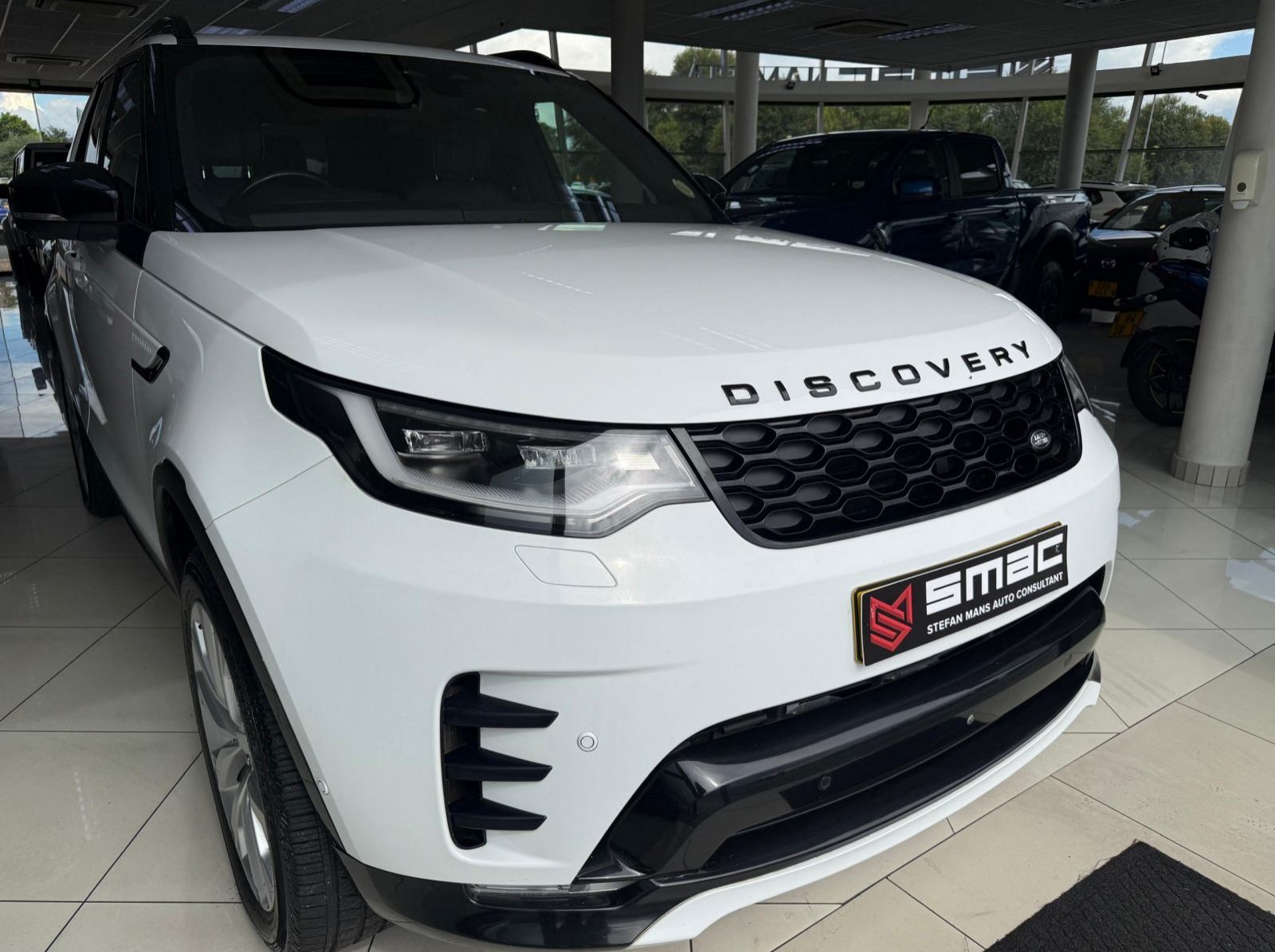 2021 Land Rover Discovery D300 3.0 TD SE R-Dynamic  AWD pictures