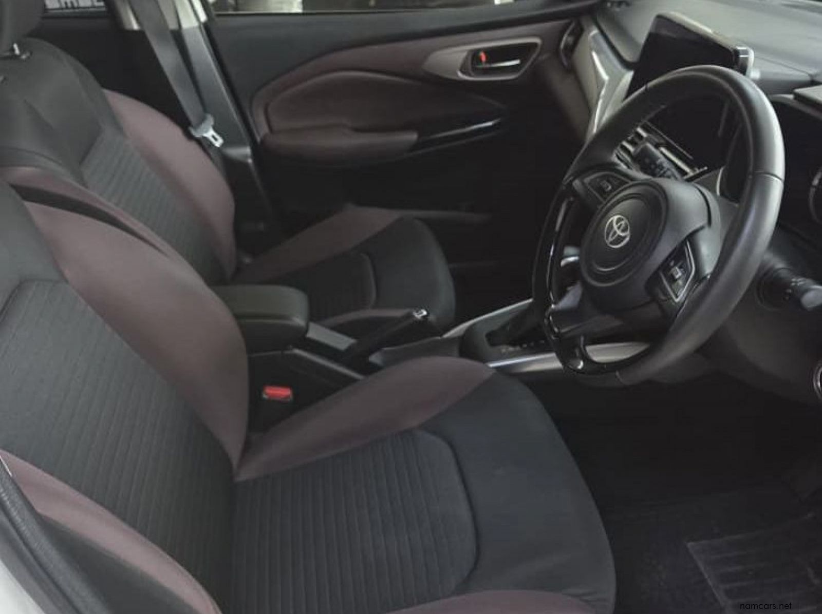 2025 Toyota Starlet Cross 1.5 XR AT pictures