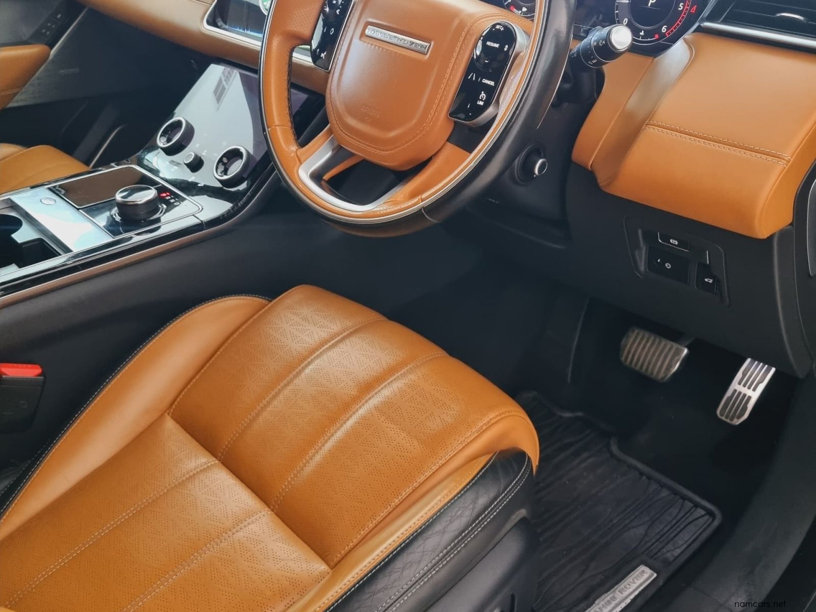 2018 Land Rover Range Rover Velar 2.0D HSE RDynamic photo