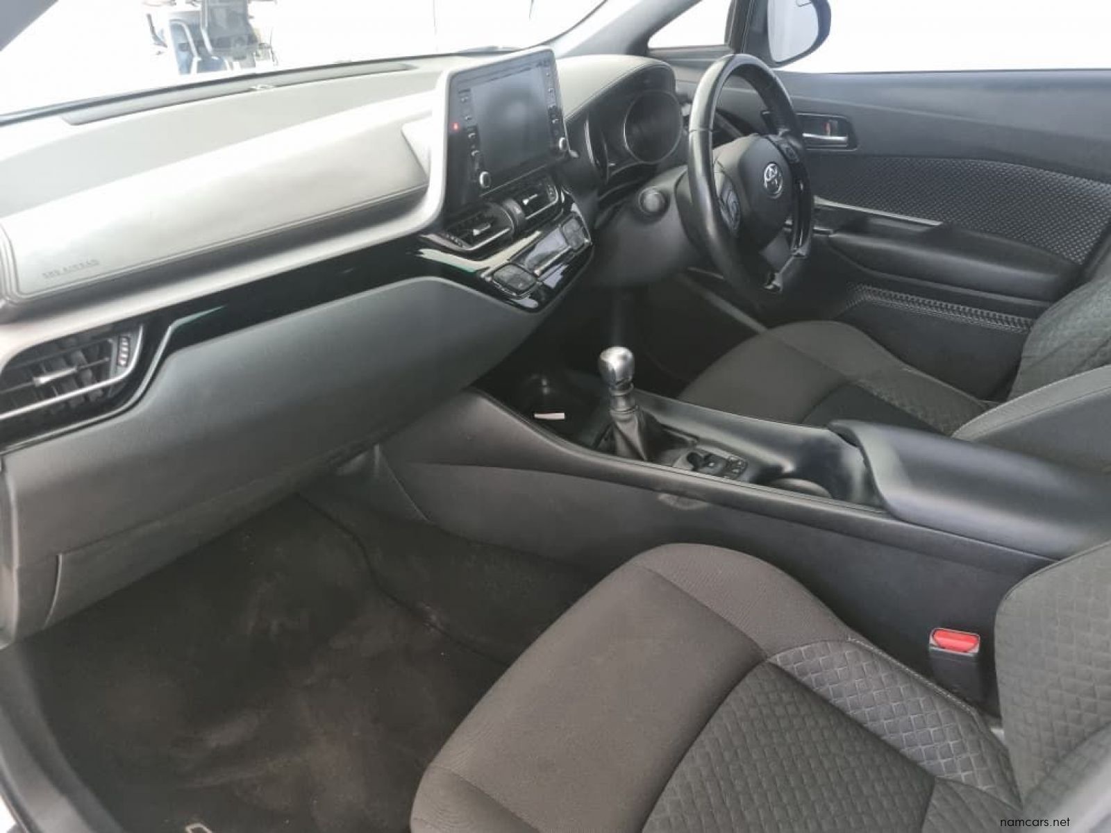 2020 Toyota C-HR 1.2T PLUS photo